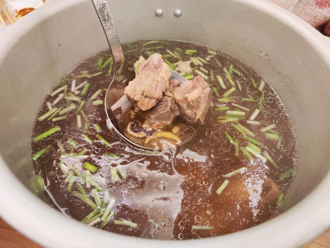 墨鱼干排骨汤