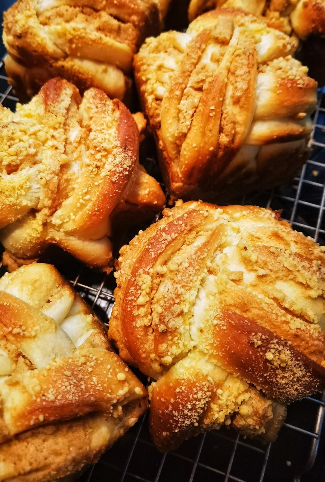 鲜奶花生手撕面包