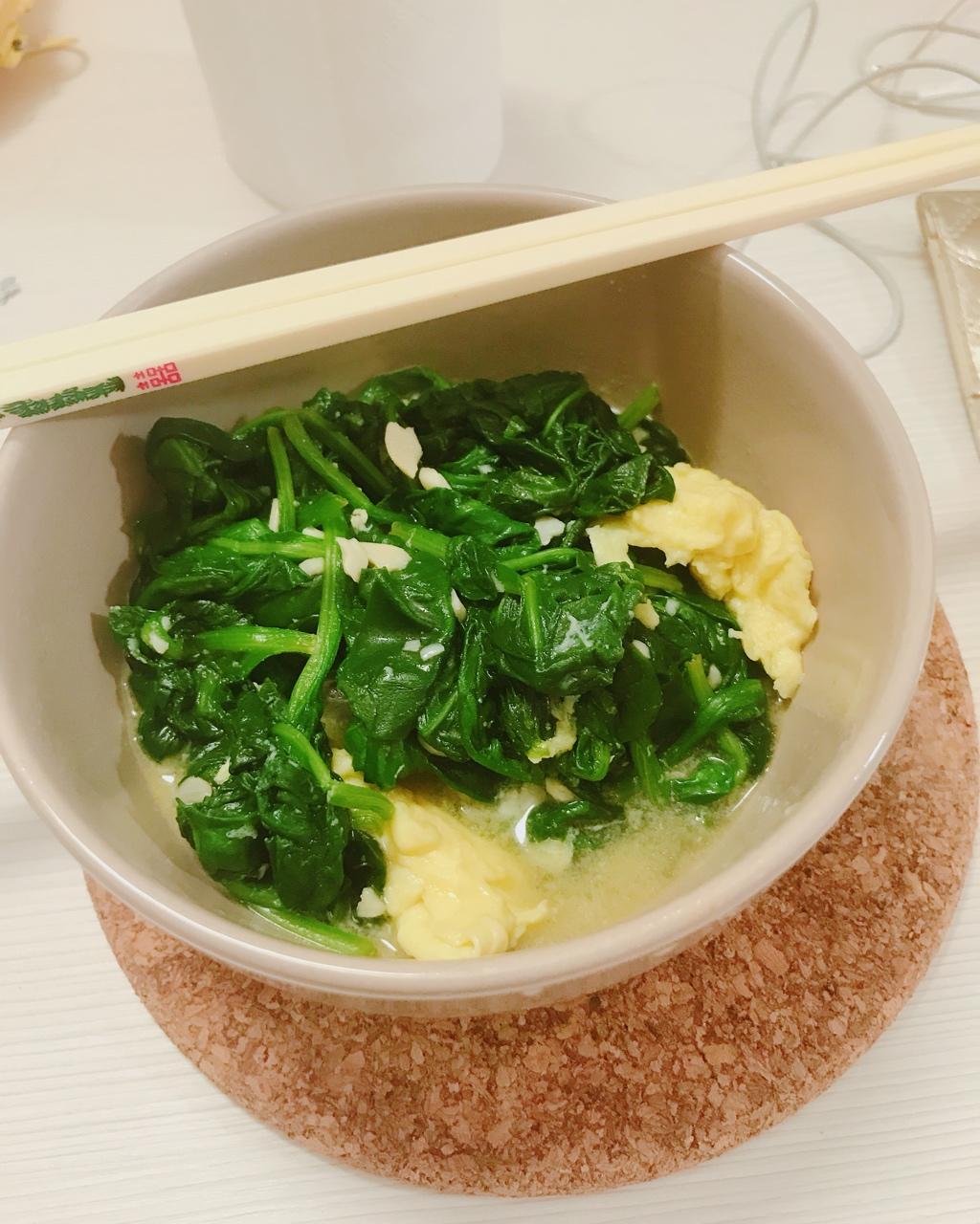 菠菜炒鸡蛋