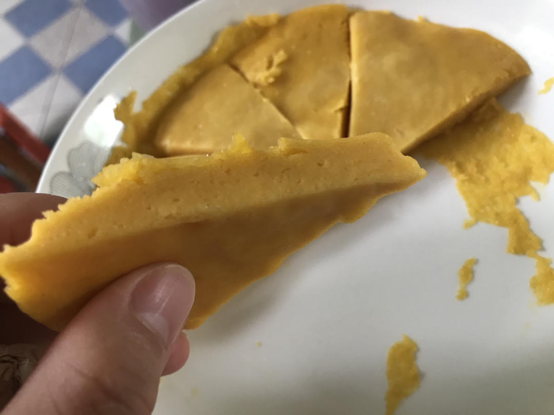 八个月宝宝辅食——胡萝卜蒸蛋糕
