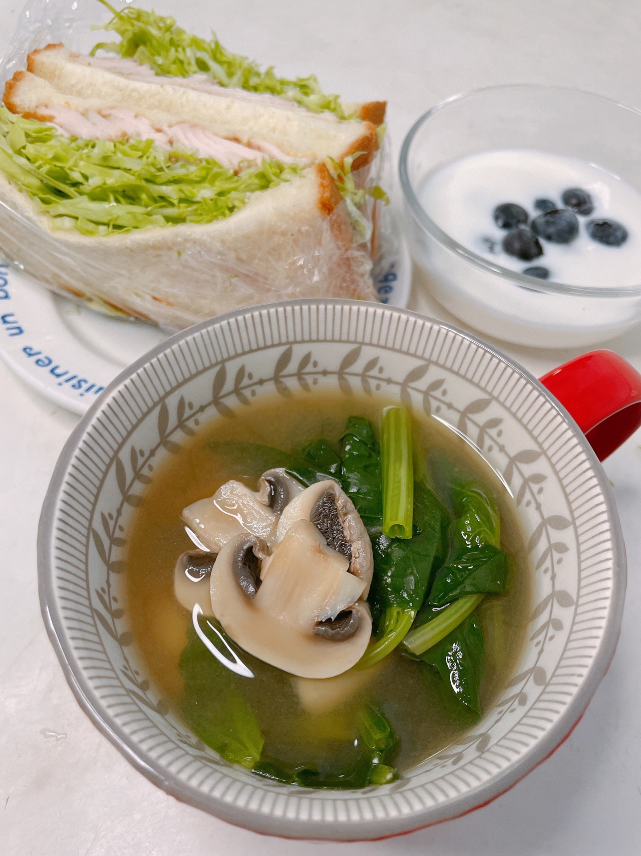 【材料少】【简单】口菇菠菜の味噌汤