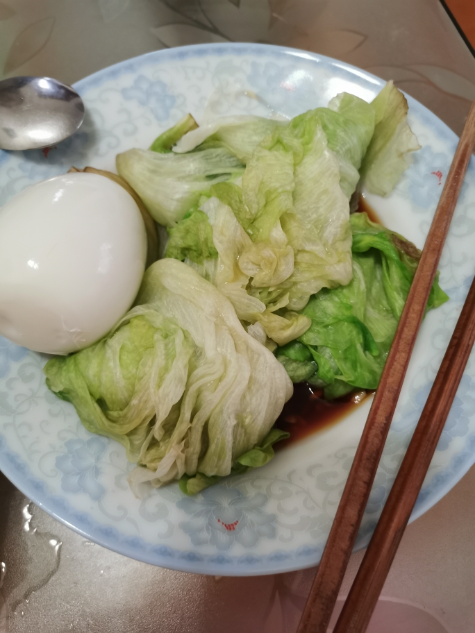 9天减肥餐-day4晚餐-生菜鹅蛋双球的做法