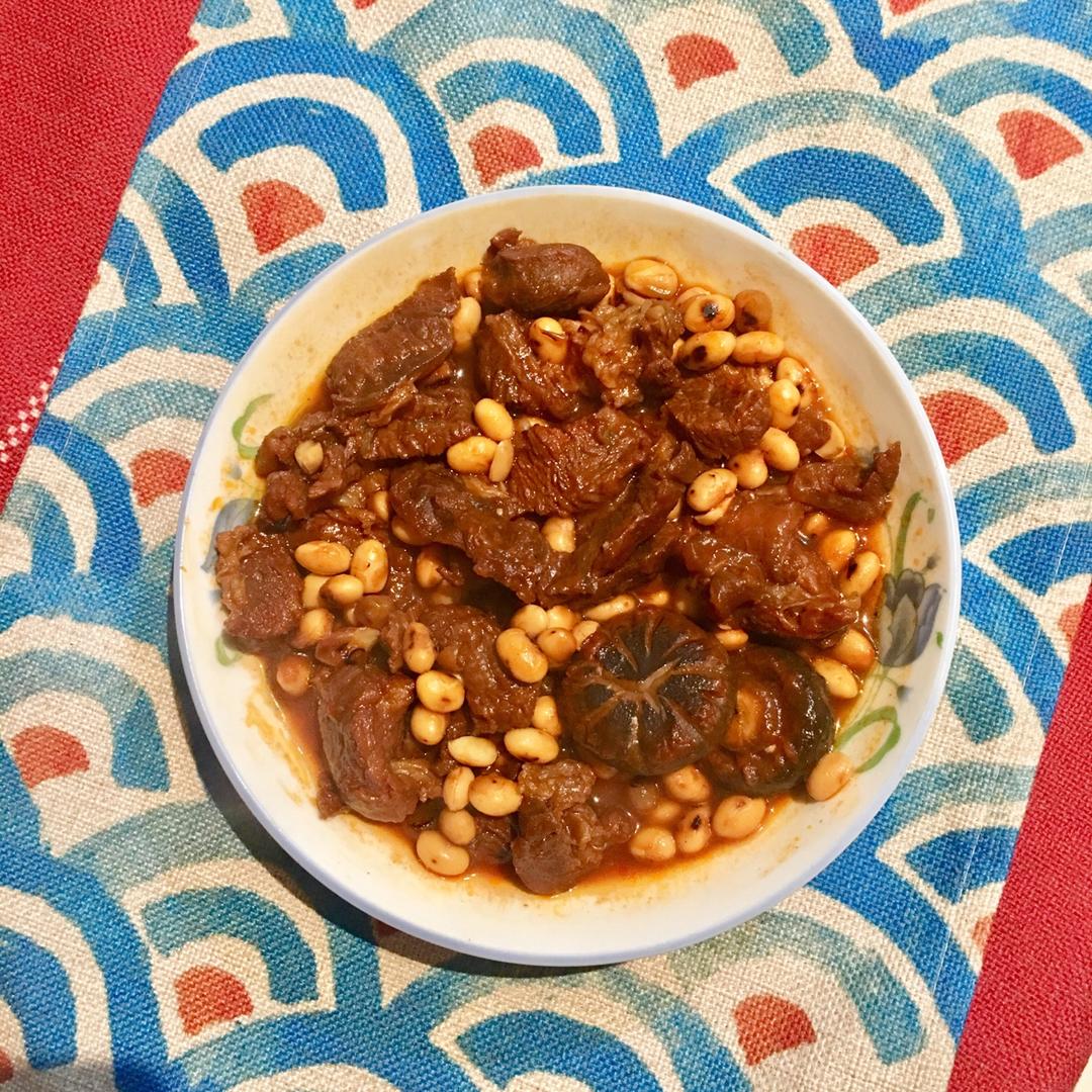 黄豆烧牛腱