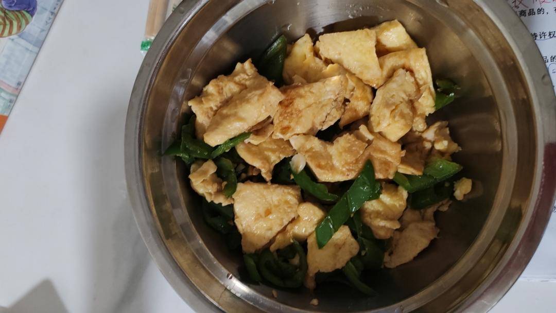 超级下饭青椒炒鸡蛋