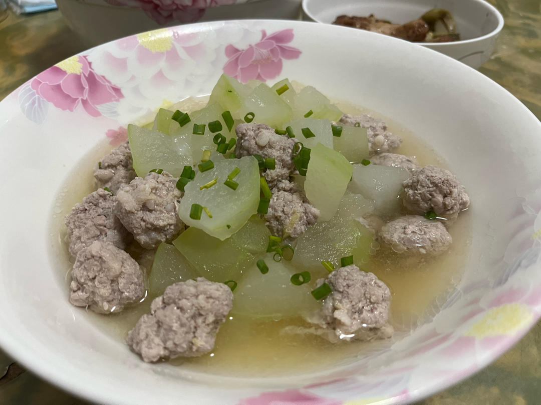 巨鲜美的冬瓜丸子汤