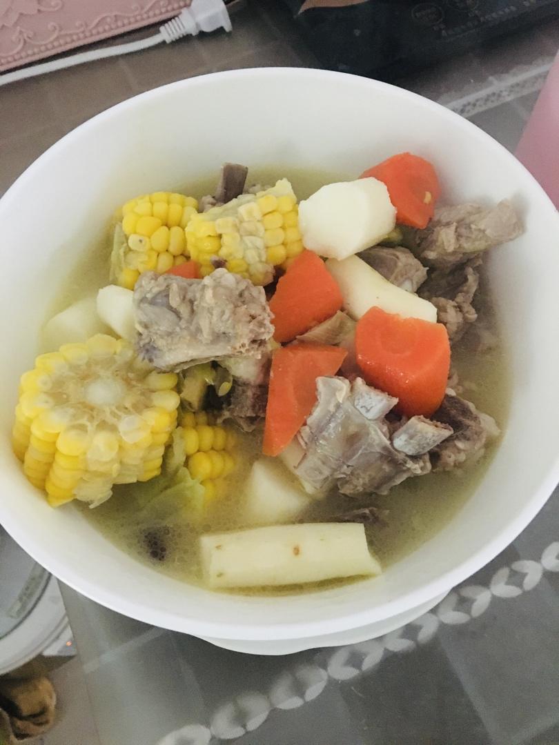 不放一滴油的羊排砂锅炖山药 胡萝卜…香…啊……