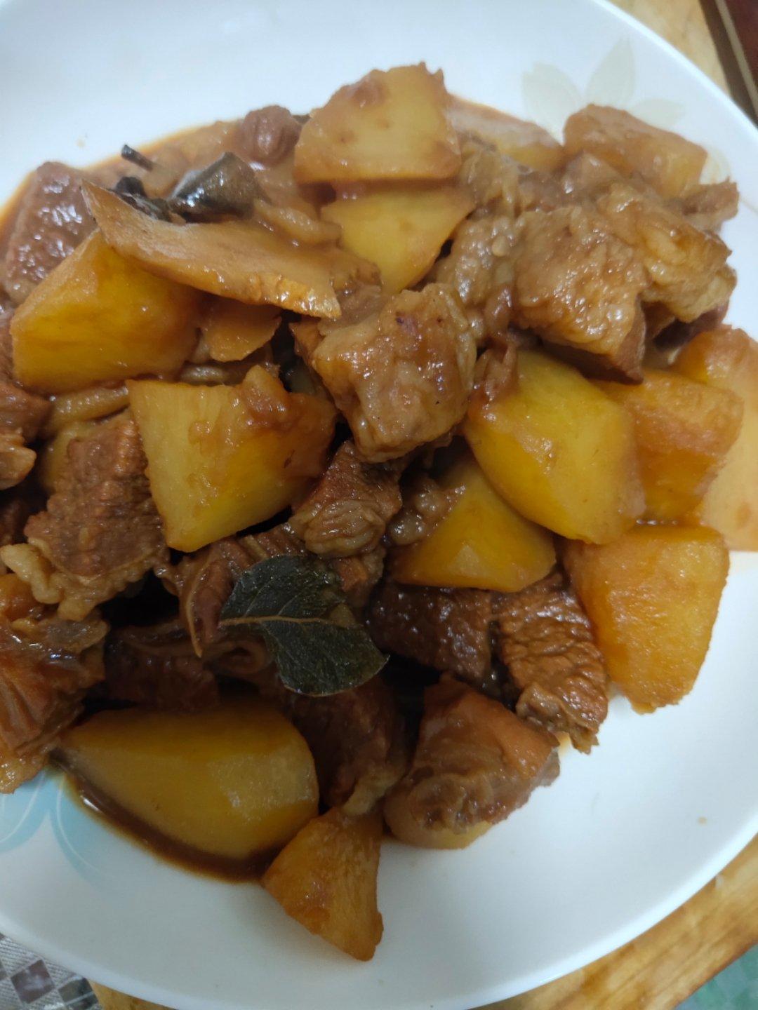 土豆烧牛腩
