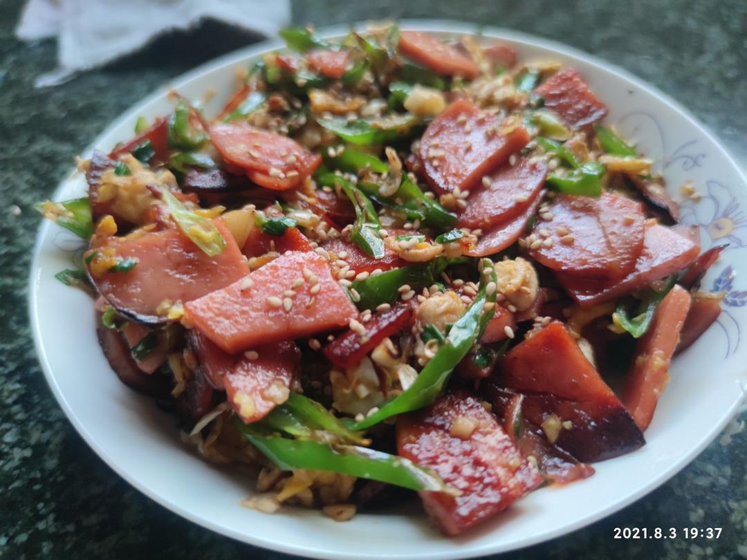 超下饭的青椒火腿炒蛋