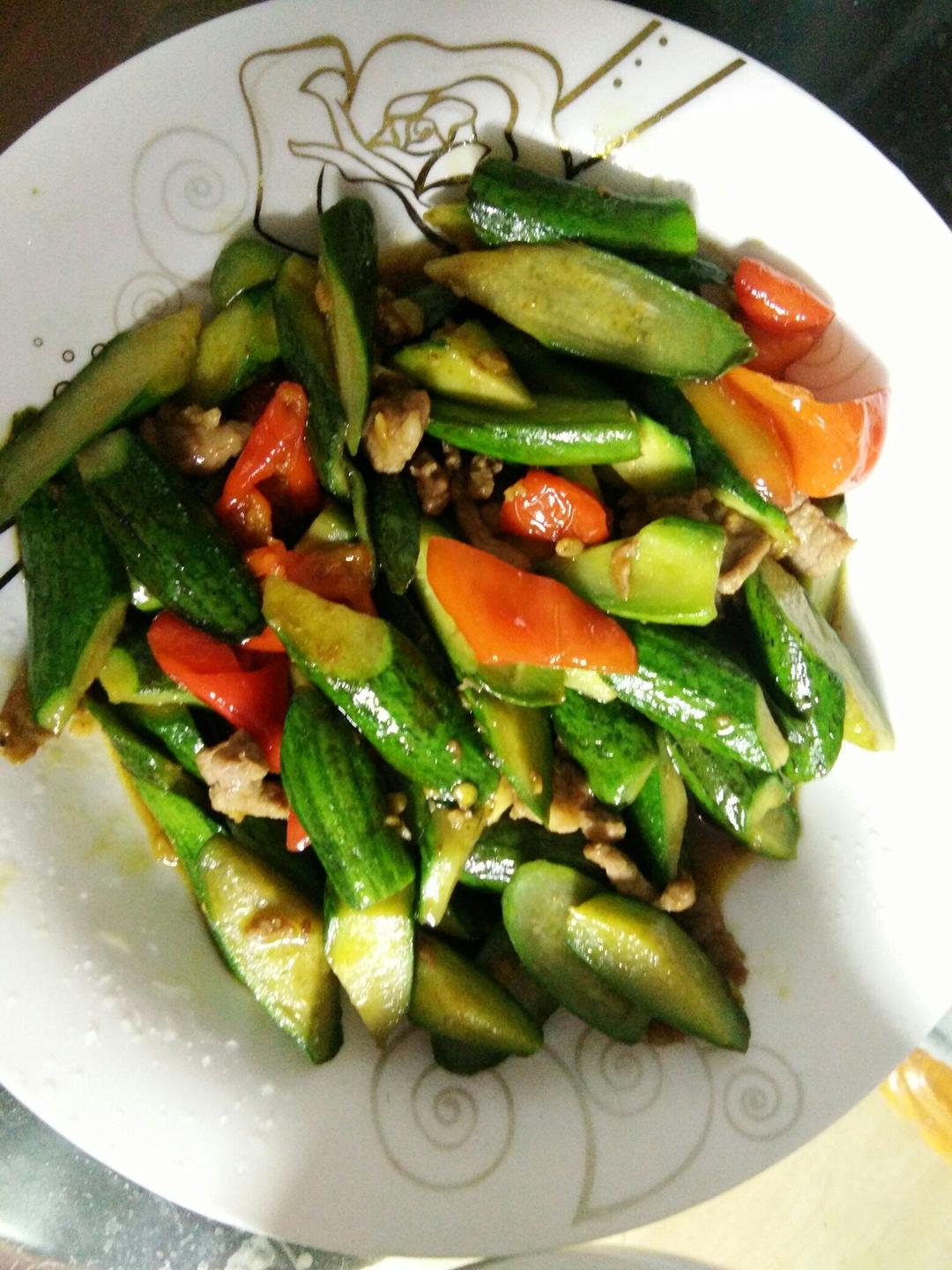 丝瓜炒肉片