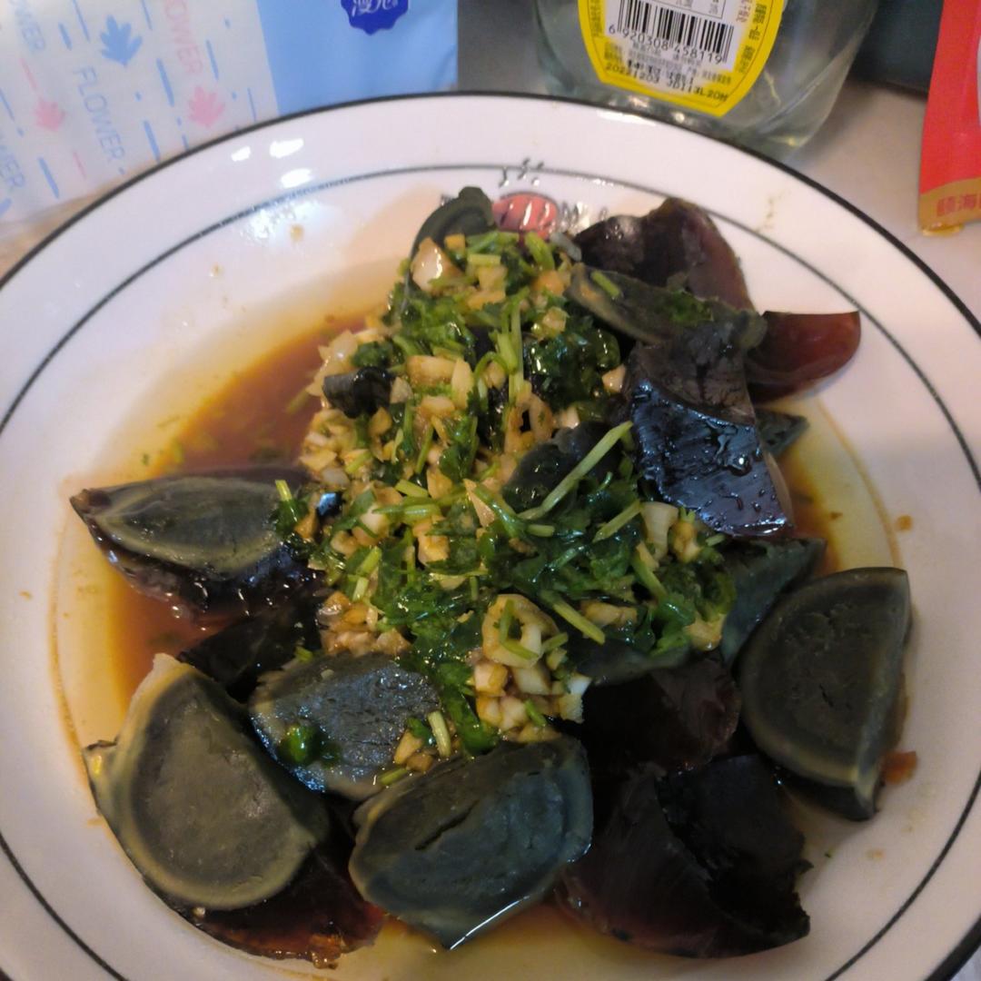 凉拌皮蛋
