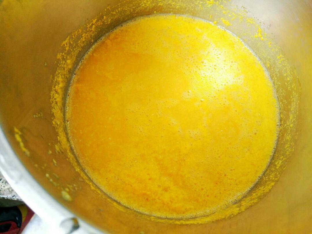 切片玉米胡萝卜饼的做法葱花适量香肠1根(可有可无)白胡椒2克盐2克