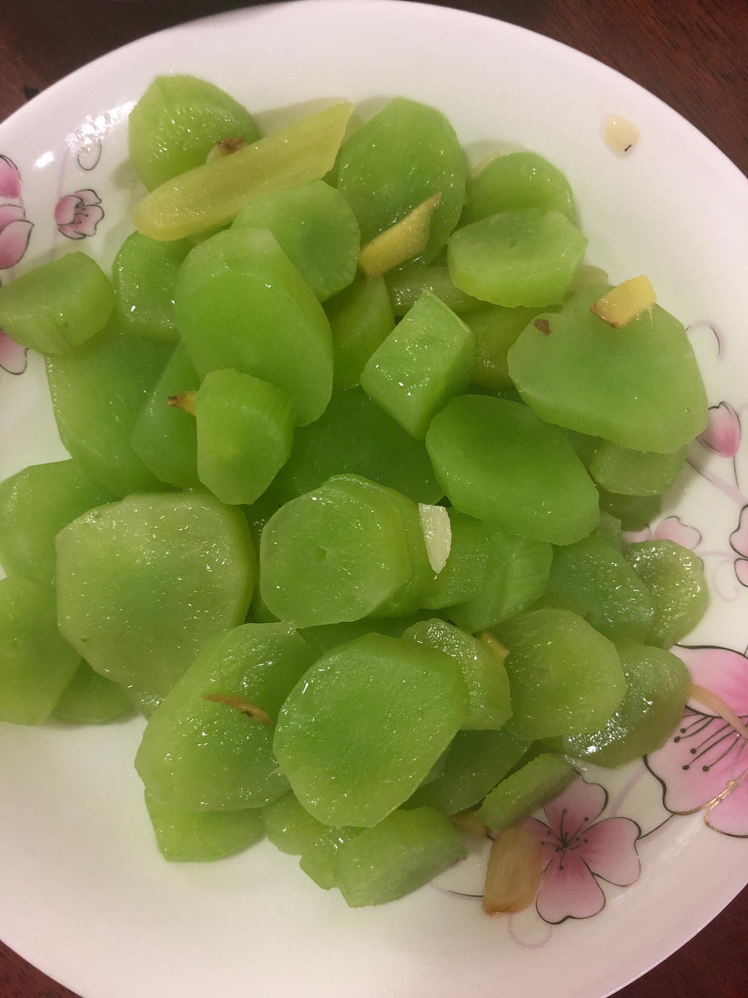 清炒莴笋