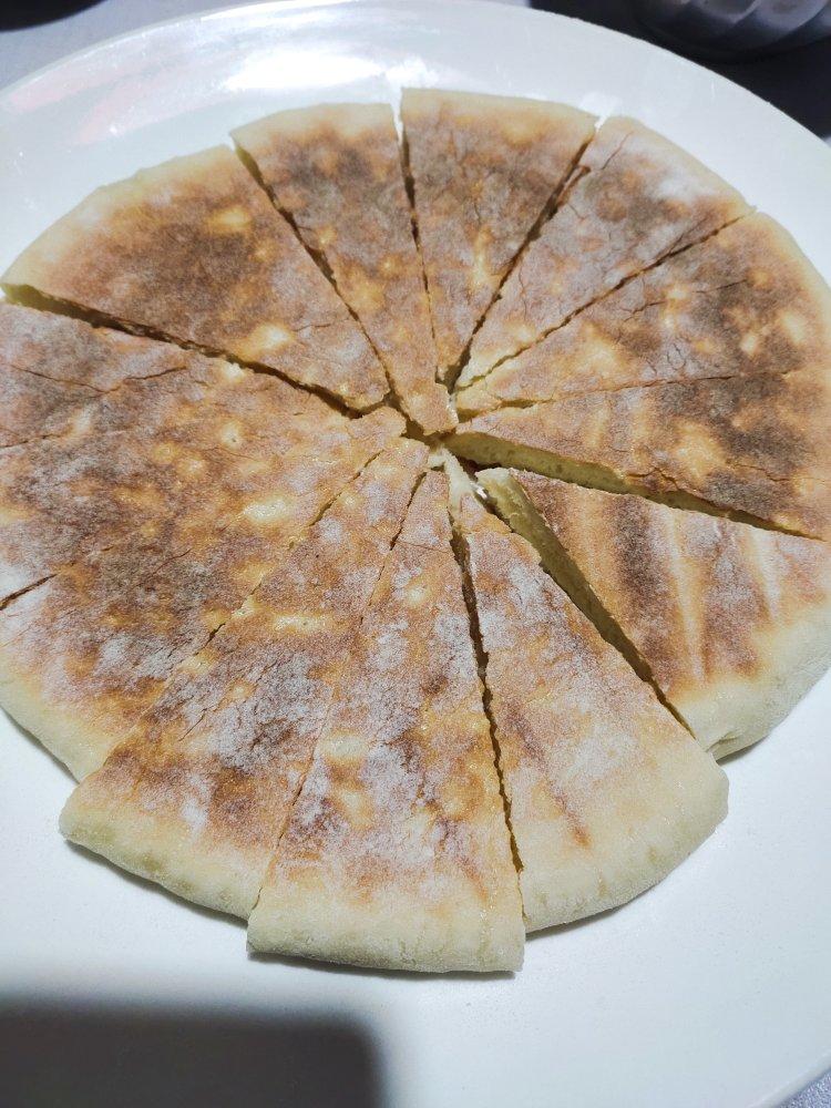 外表焦香、内里松软的发面饼