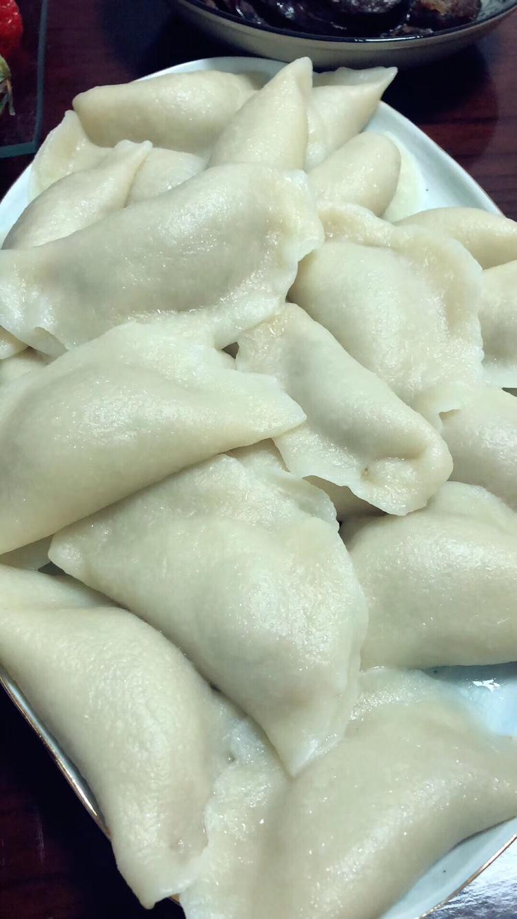 猪肉酸菜饺子的做法