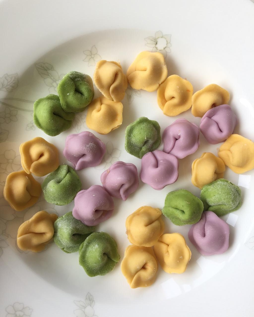 拂过杨柳的风vwtb做的彩色花朵小馄饨