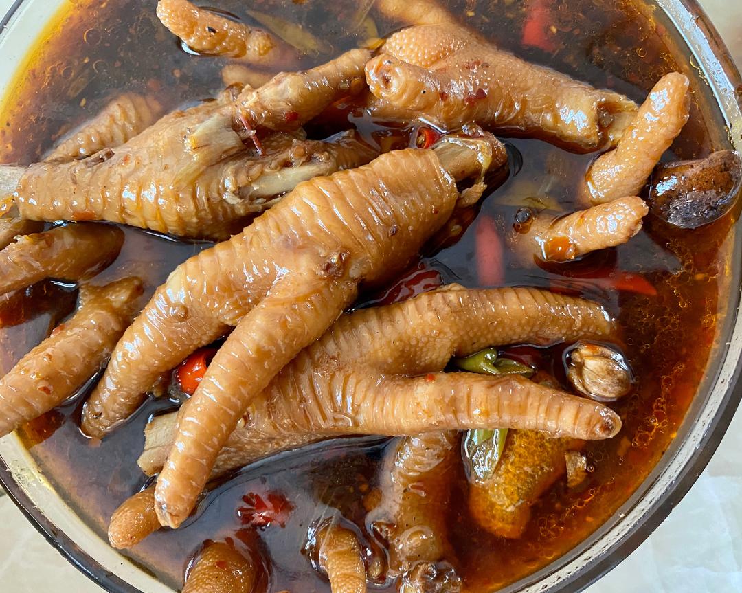 麻麻辣辣卤鸡爪