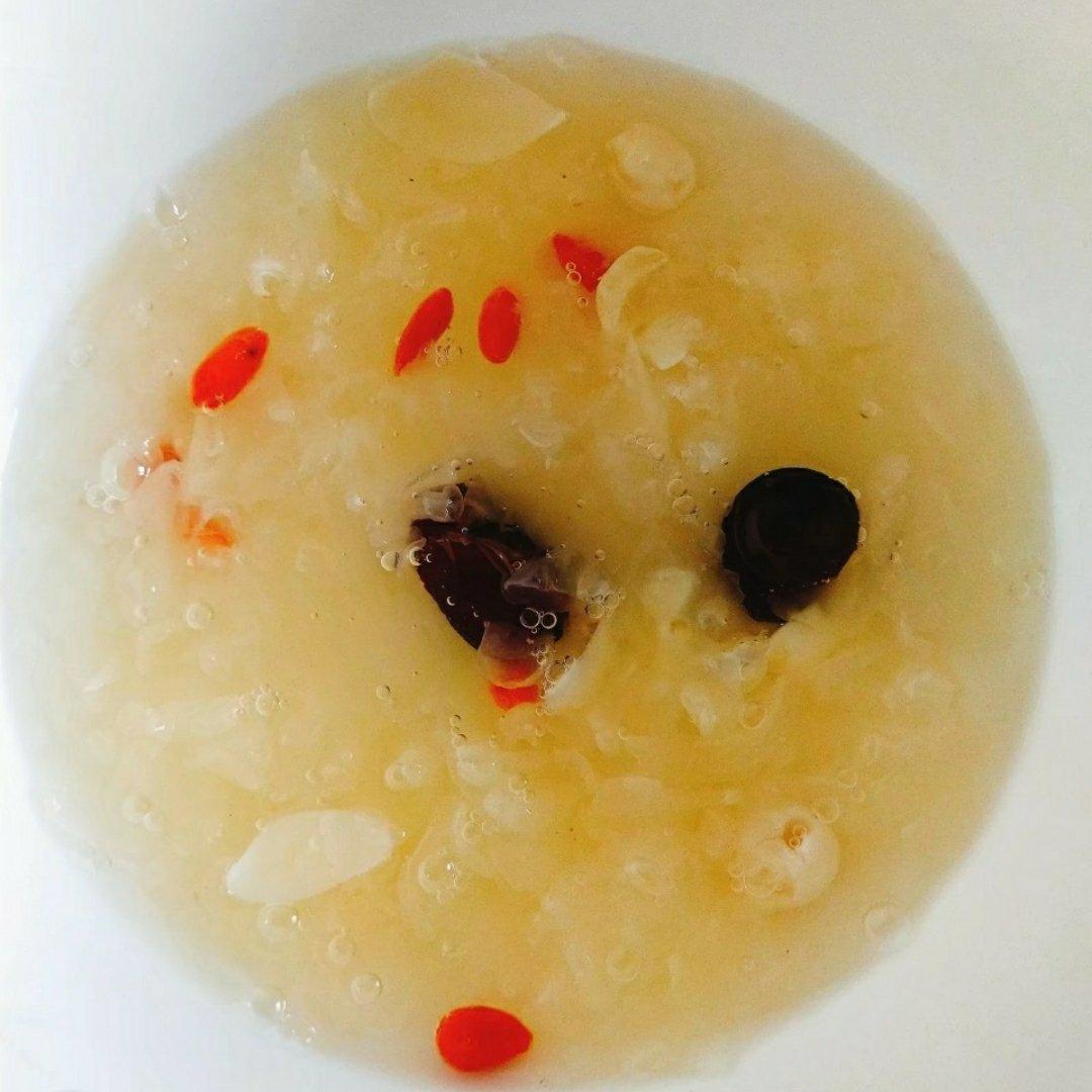 红枣银耳莲子羹