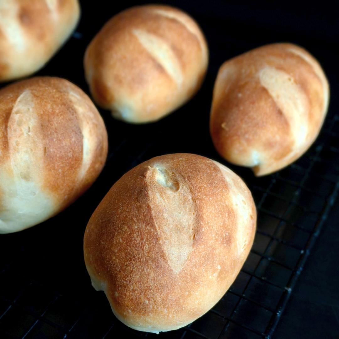 法棍夹一片沾糖的黄油，这款嘟米面包竟然这么好吃！