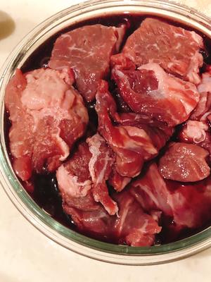 浓厚酥烂醇香，红酒炖牛肉的做法 步骤1