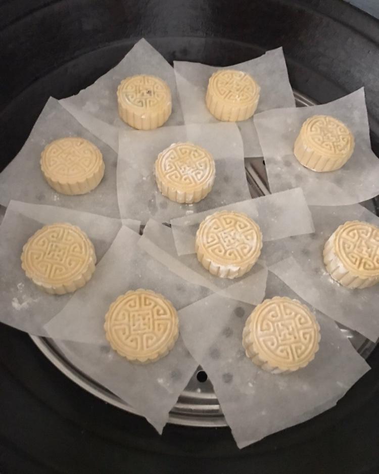 蒸着吃的南瓜月饼