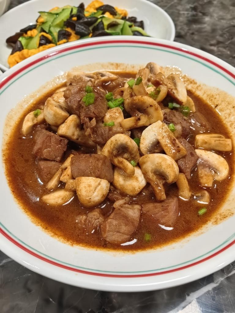 快手菜/蒜香牛排炒口蘑