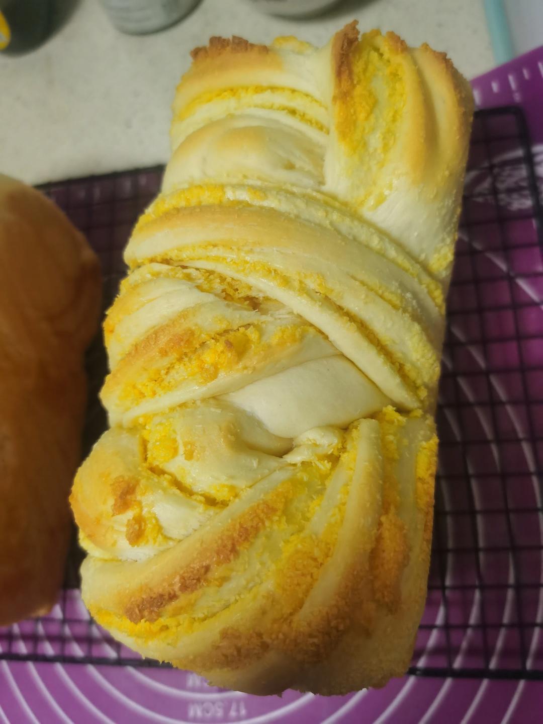 椰蓉满满吐司！幸福的味道。