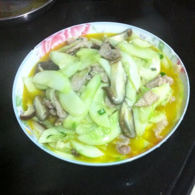 黄瓜香菇炒肉片的做法