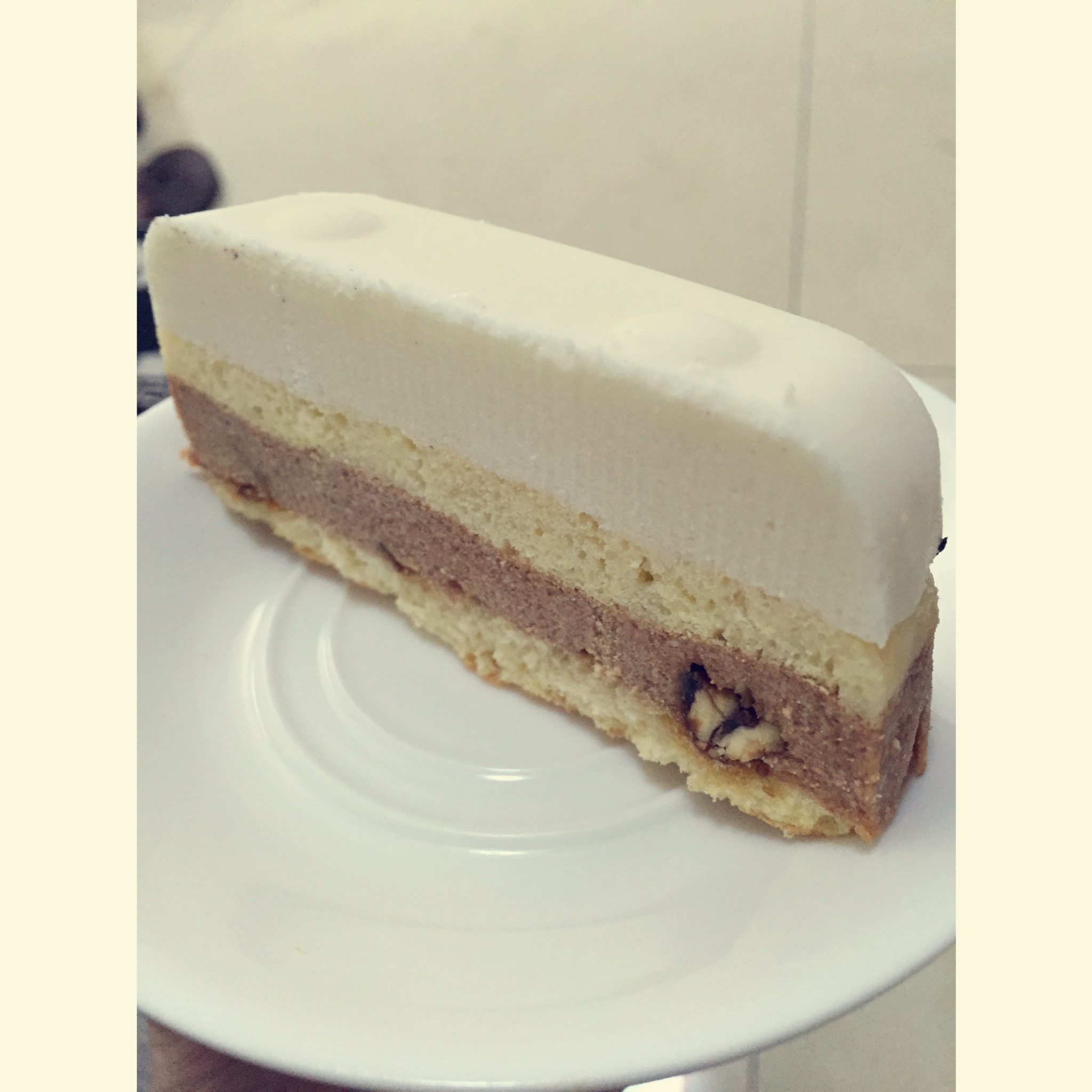 赛杰斯塔Cegesta—椰子慕斯配焦糖核桃巧克力慕斯蛋糕<熊谷裕子>