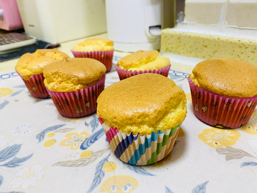 纸杯蛋糕 8寸戚风蛋糕的量