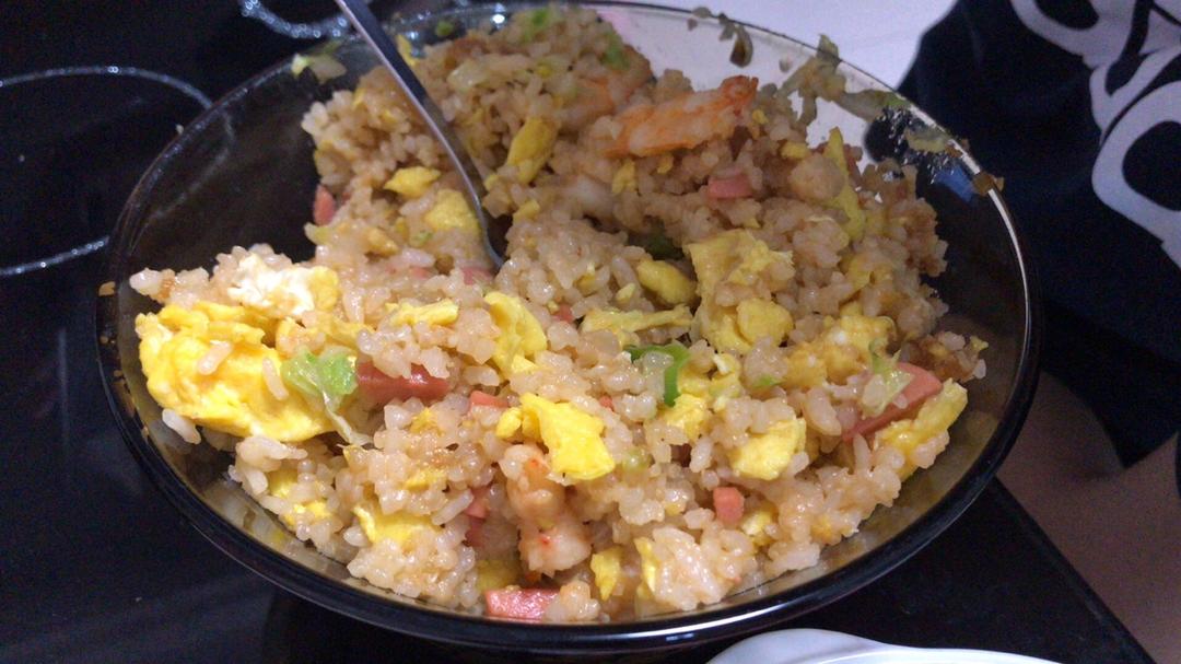 虾仁鸡蛋炒饭