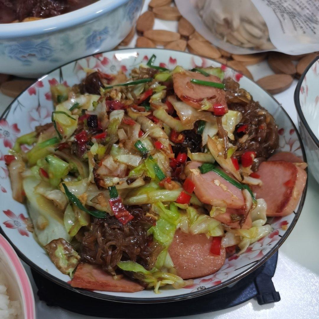 包心菜炒红薯粉丝