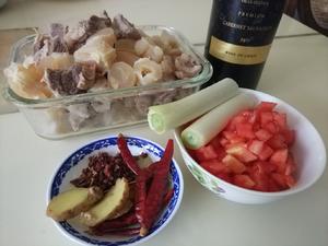 红酒炖牛肉的做法 步骤1