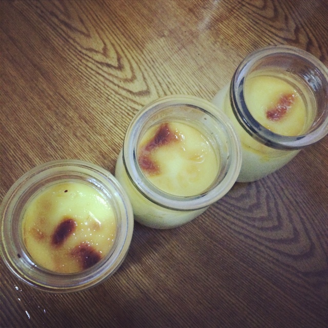 Crèmebrulée。法式烤布雷。焦糖布丁。