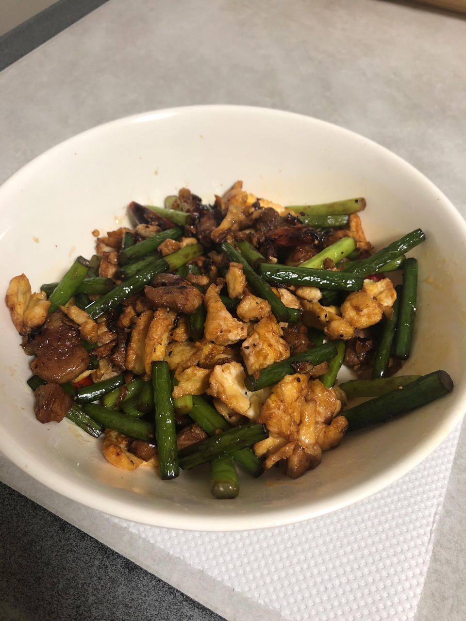 五花肉炒蒜苔 / 蒜薹炒肉