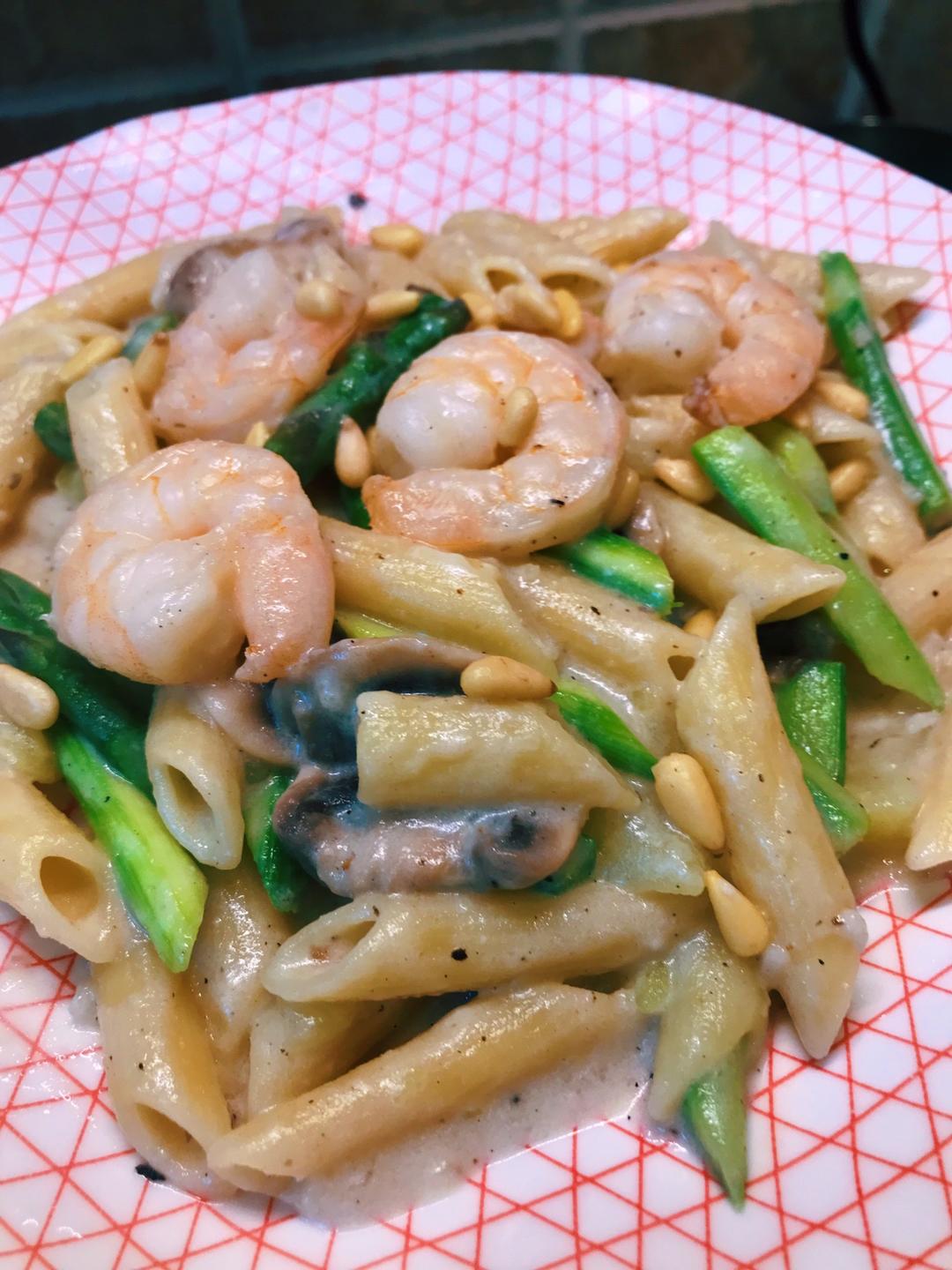 奶香虾仁芦笋通心粉「无奶油版」的做法