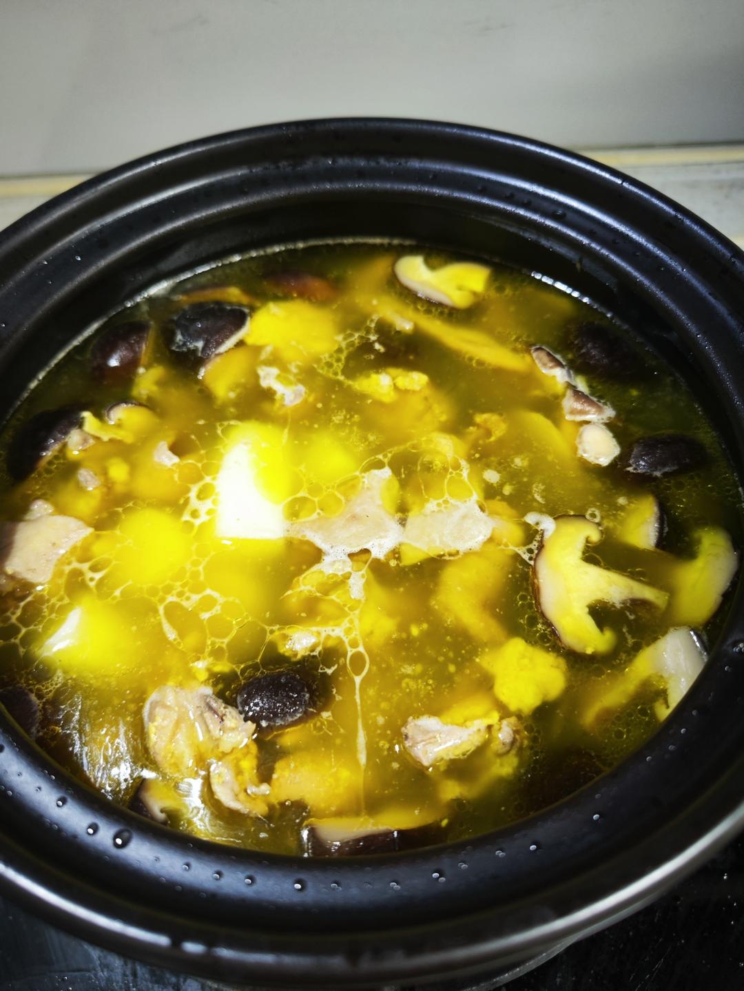 ㊙️提高免疫力-山药香菇老母鸡汤