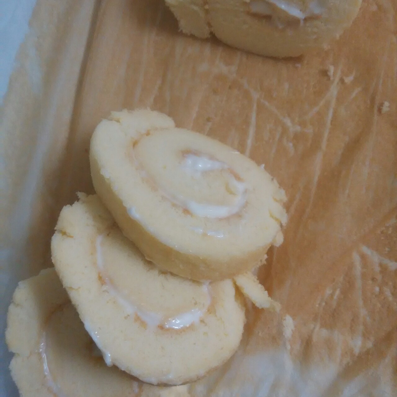 戚风蛋糕卷（家用30L烤箱自带烤盘之3蛋卷卷）