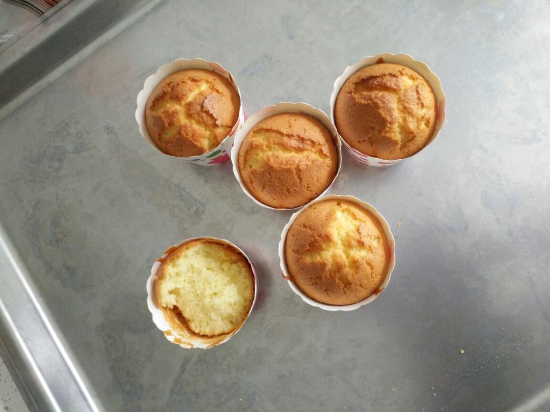 纸杯海绵蛋糕