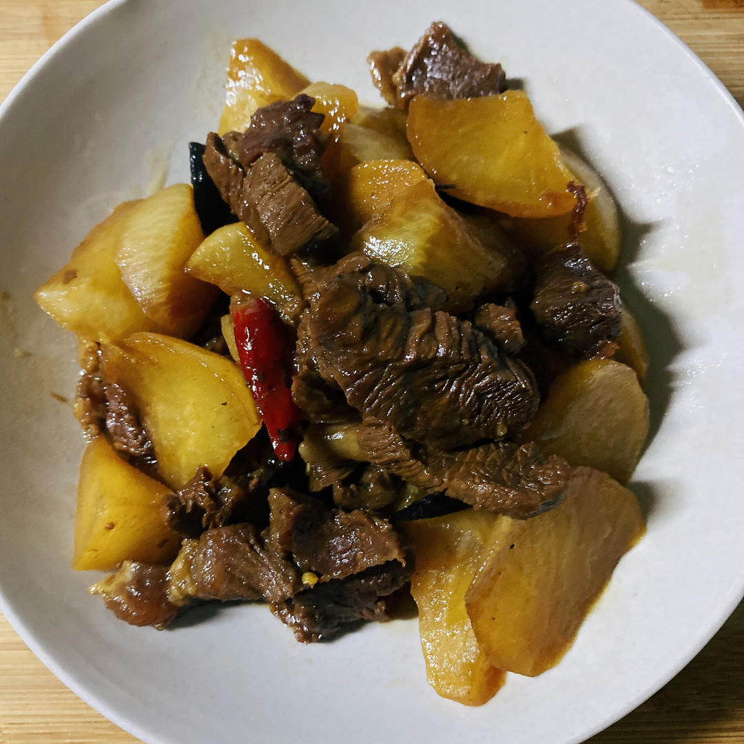 广式萝卜焖牛腩