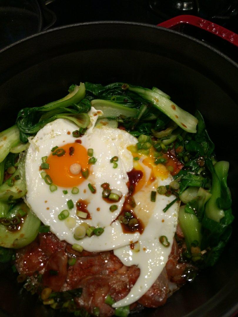 铸铁锅腊肠煲仔饭