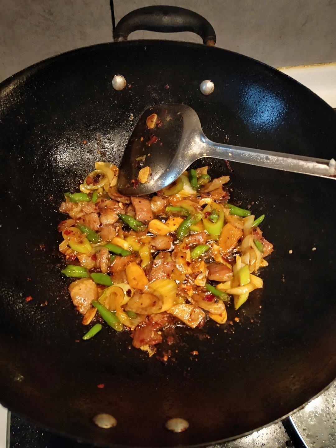 年夜饭必做-蒜苗回锅肉