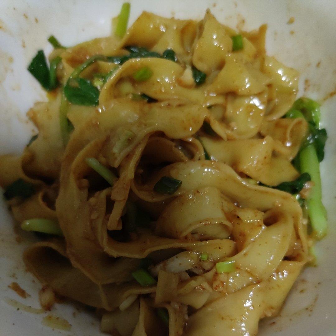 十分钟就能吃上的超简单油泼面