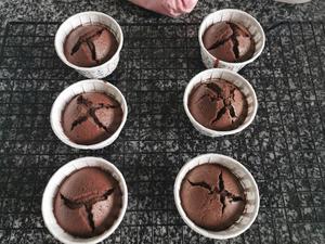 韩式豆沙裱花巧克力蛋糕的做法 步骤12