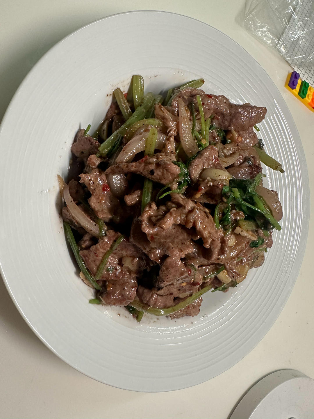 下饭神器又来了，试试这道芹菜炒牛肉！！