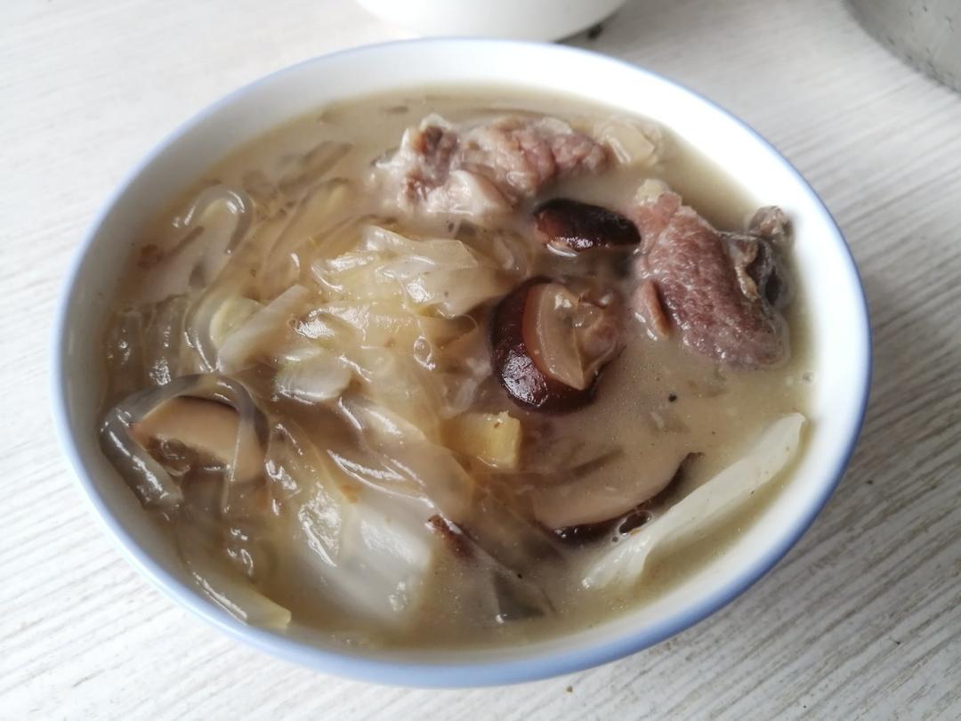 蘑菇排骨炖粉皮