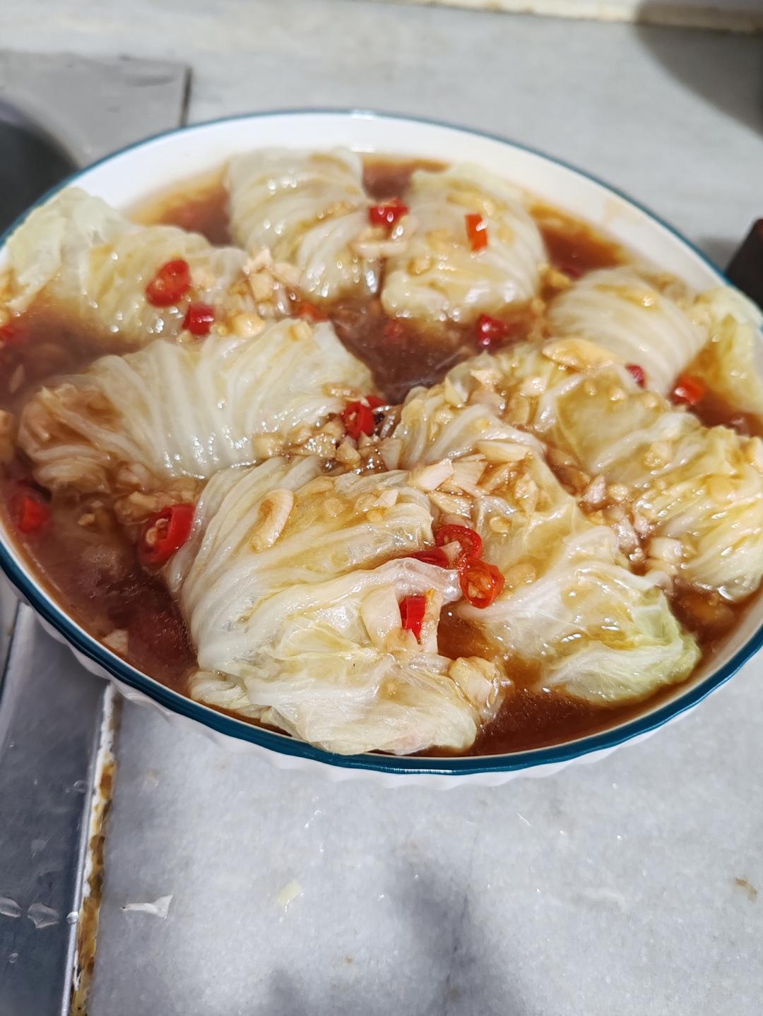 年夜饭家宴聚会必备的一道菜丨白菜肉沫卷