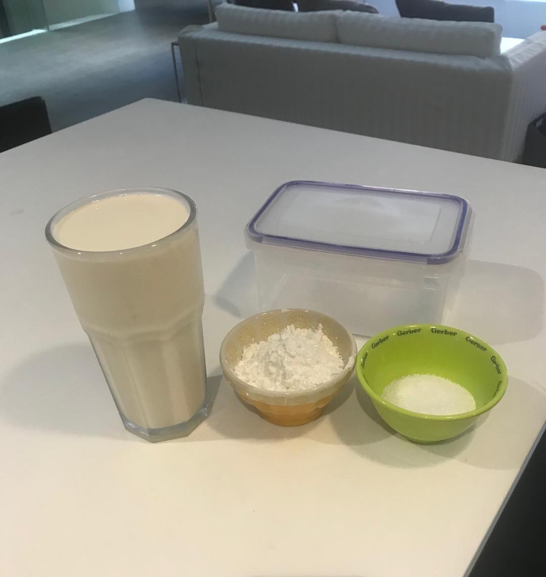 纯奶手撕吐司的做法 步骤1