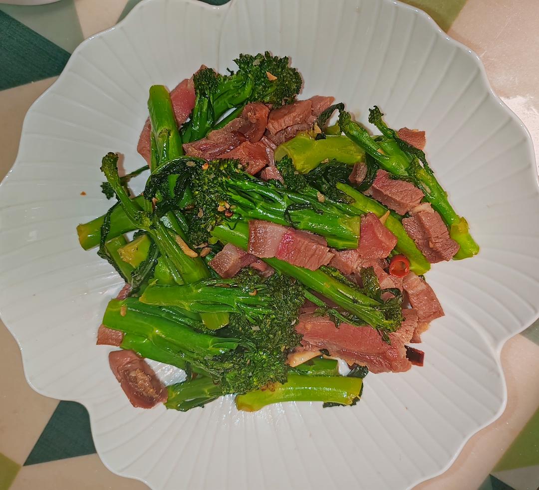 火腿炒西兰花