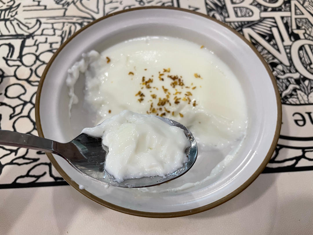 双皮奶，奶皮厚薄随意做