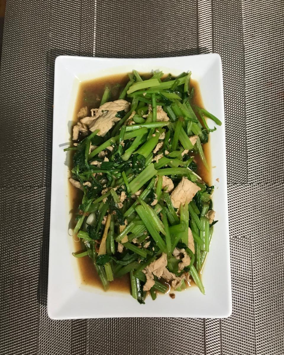 芹菜炒肉